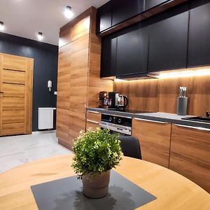 Wroclawska Two Bedroom Apartment