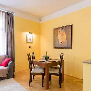 In Heart Of Prague - 2Br 2Ba Elegant Downtown Apt