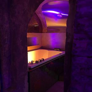 Private Room & Spa Avec Jacuzzi Privatif