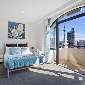 Stunning Sky Tower View Studio Pool And Gym!