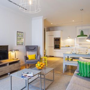 Appartement à 4 Chambres à Coucher