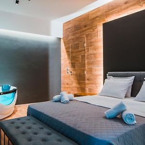NOHO Boutique , premium living 7