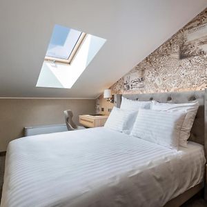 Chambre Mansardée Lit King-Size