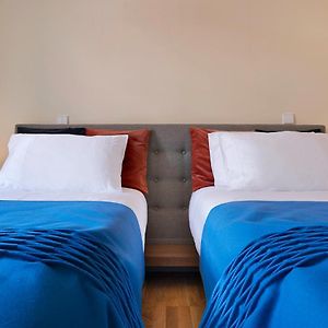 Ribeira Trendy Flat In Medieval Mercadores Street