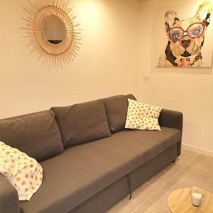 Studio Lit King-Size