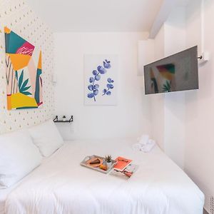 Studio Lit King-Size