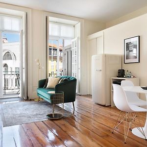 Historic Apartment At Cardosas With Balcony