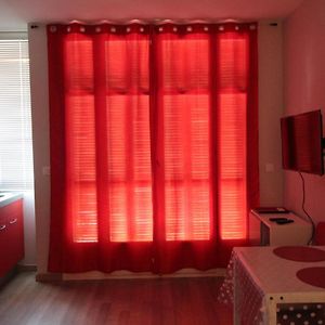 Studio Lit King-Size