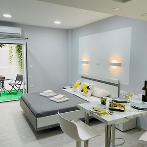 Lemoni Garden Apartment