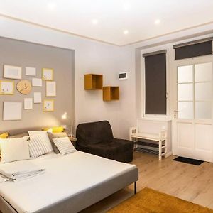 Studio Lit King-Size
