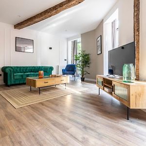 Appartement à 2 Chambres à Coucher