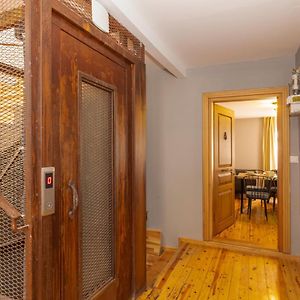 Suite à 2 Chambres à Coucher