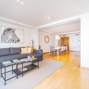 Appartement à 3 Chambres à Coucher