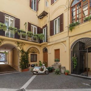 Largo Di Torre Argentina Apartment