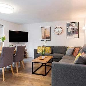 Appartement à 3 Chambres à Coucher