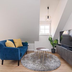 Appartement à 2 Chambres à Coucher