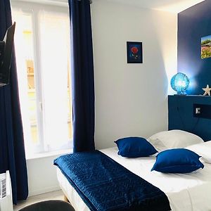 Studio Lit King-Size