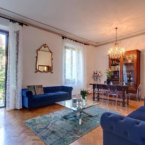 Appartement à 3 Chambres à Coucher