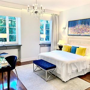 MONDRIAN Luxury Suites & Apartments Main Market Square I