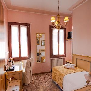 Chambre Standarde Simple