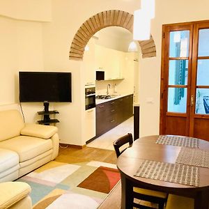 Deluxe Apartment In The Centre Of Florence