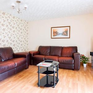 Room Near To Birmingham City Centre With Parking