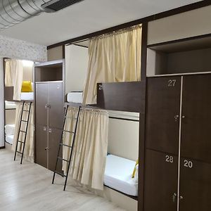 Hostel M-A Rooms Mate
