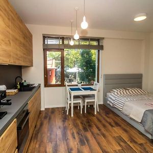 Exclusive Top Central Studio
