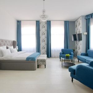Premium Apartments By Hi5 - Astoria Square