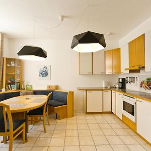 Appartement à 2 Chambres à Coucher
