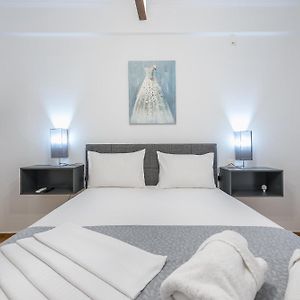 Athens Bright Suite By Cloudkeys