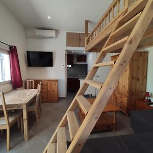 Studio Lit King-Size