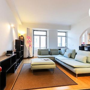 Rato Elegant By Homing
