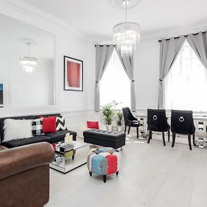 Appartement à 2 Chambres à Coucher