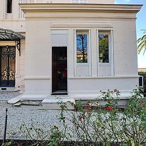 Charmant appartement dans villa avec parc