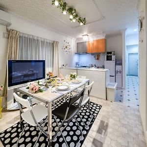 Appartement à 3 Chambres à Coucher au Deuxième Étage