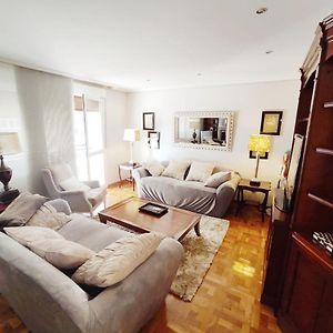 Appartement à 3 Chambres à Coucher