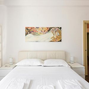 Beautiful Apartment Next To Sempione And City Life - Viale Teodorico