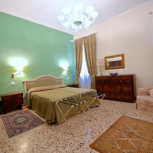 Appartement à 3 Chambres à Coucher
