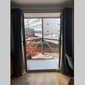 Fresh, Modern West End Apartment Beside Hydro