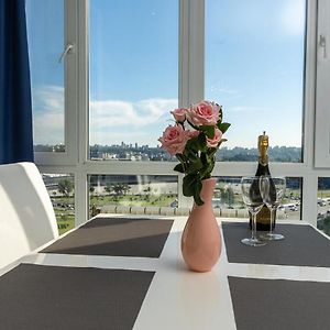 Fashionable Panoramic Apartments Dnieper. Obolon