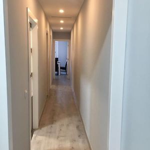 Appartement à 3 Chambres à Coucher