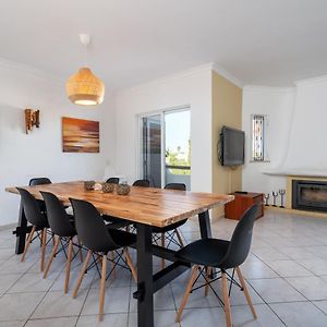 Appartement à 3 Chambres à Coucher