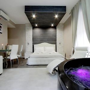 Suite Paradise Rome Guest Rooms