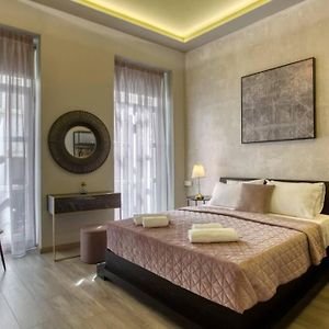 Plaka Filotheis Boutique apt B