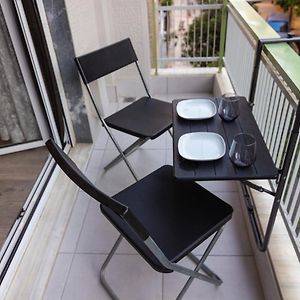 Luxury Apartment 10' From The Center!