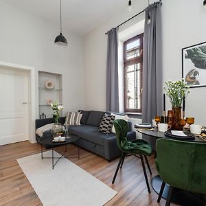 Appartement à 2 Chambres à Coucher