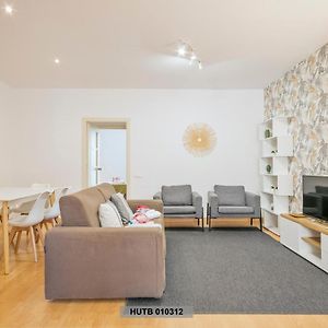 Appartement à 2 Chambres à Coucher