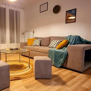 Appartement à 2 Chambres à Coucher
