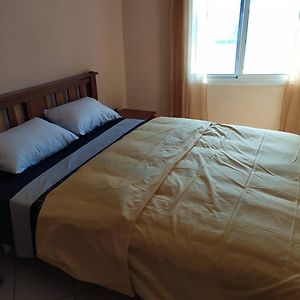 Bright Air Conditioned Apartment Near City Center